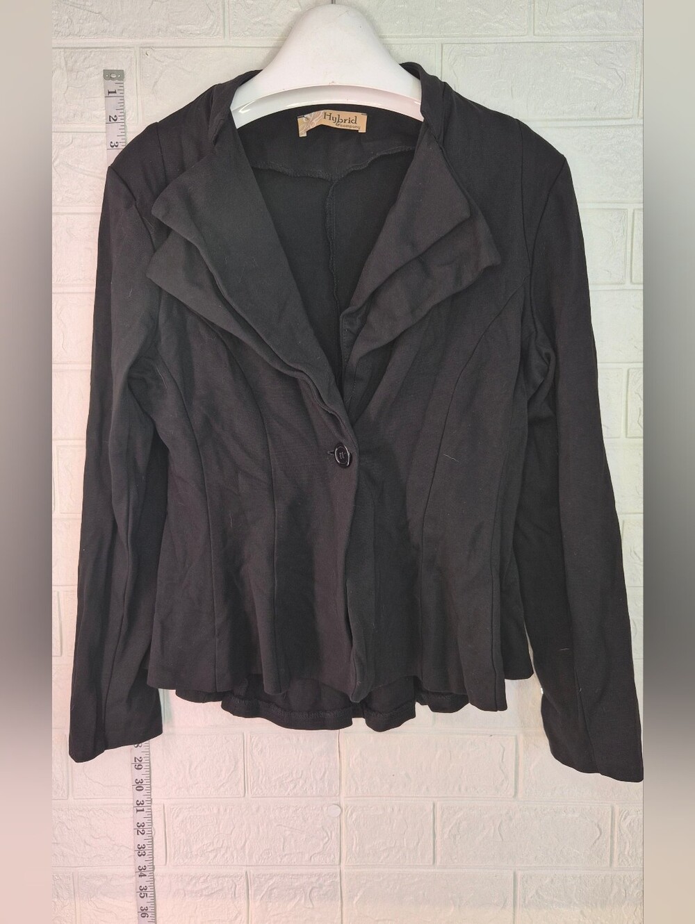 Hybrid & Company Women Blk Ruffle  Collar skirted Blazer Size XL stunning Button